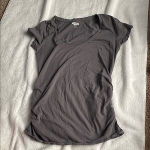 🌺 3/$10 Old Navy Maternity Gray Ruched top